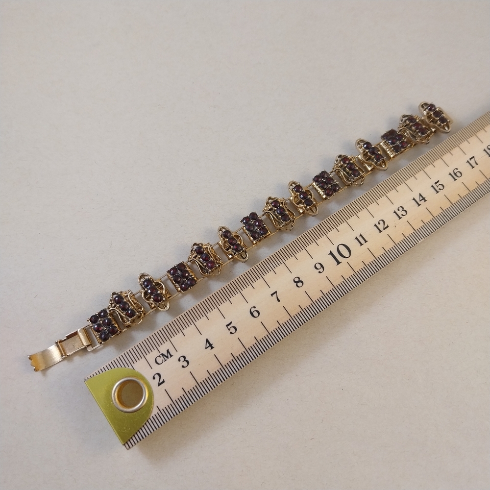 Ventage Gold and Red Bracelet - Picture 15 of 16